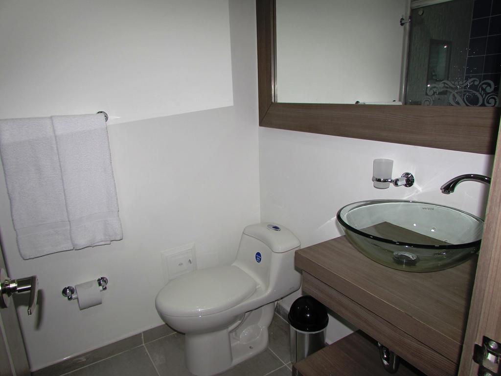 Aw Hotel Plaza Miranda Bogota Kamer foto