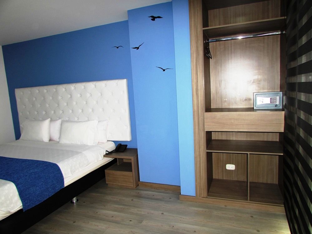 Aw Hotel Plaza Miranda Bogota Buitenkant foto