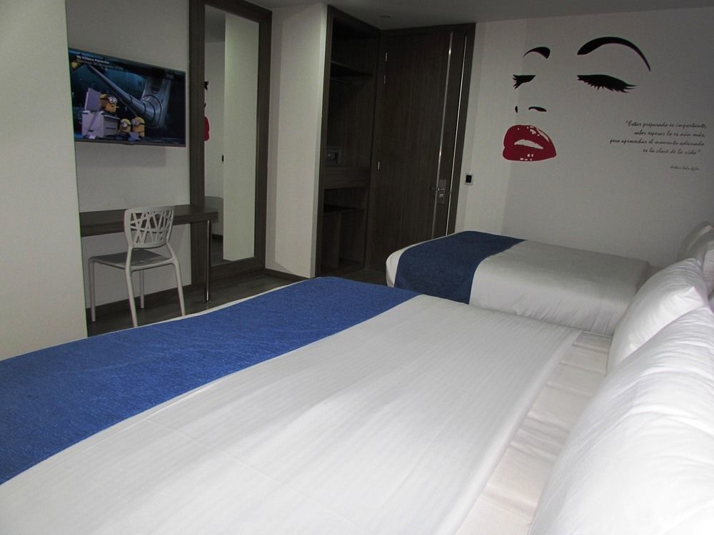 Aw Hotel Plaza Miranda Bogota Buitenkant foto