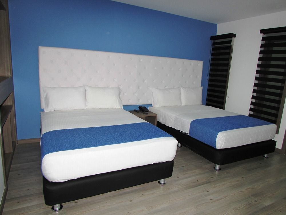 Aw Hotel Plaza Miranda Bogota Buitenkant foto