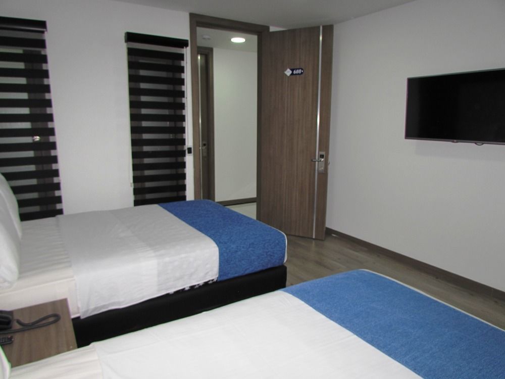 Aw Hotel Plaza Miranda Bogota Buitenkant foto